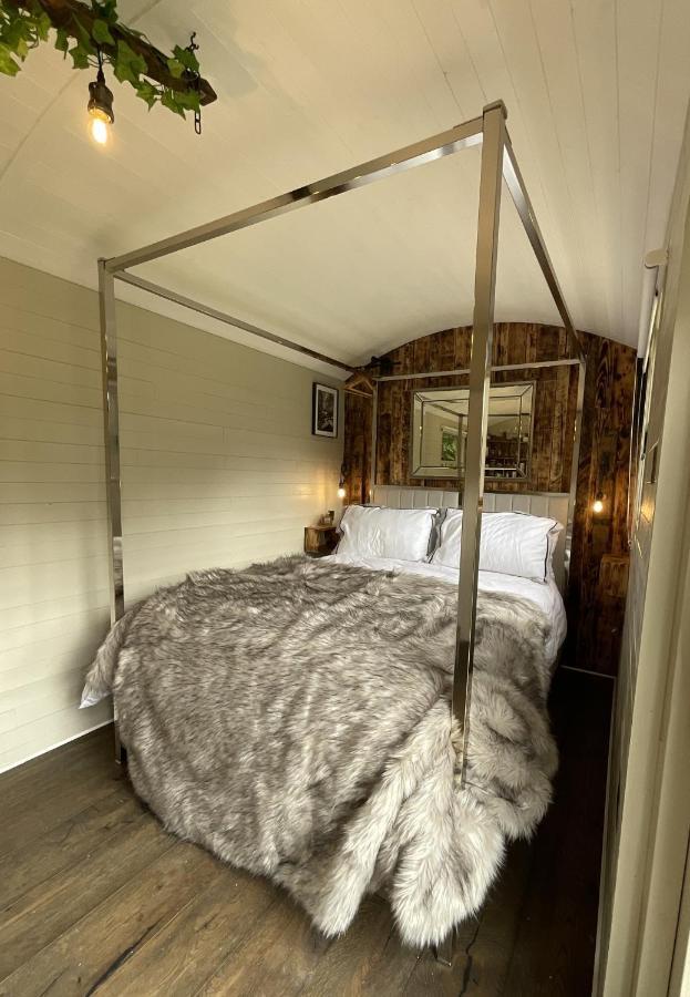 Gillan Creek Retreat Hotel Хелстън Екстериор снимка