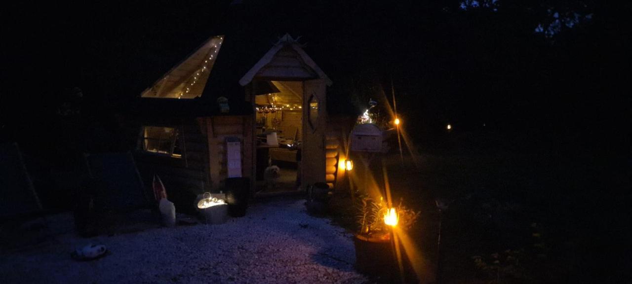 Gillan Creek Retreat Hotel Хелстън Екстериор снимка